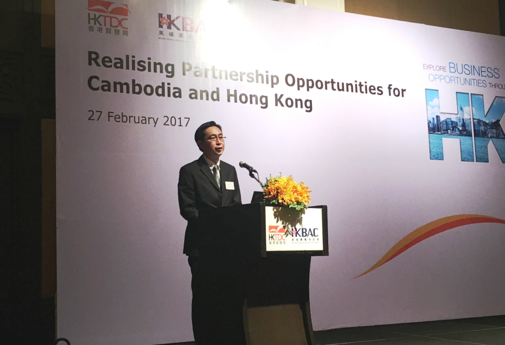The Secretary for Development, Mr Eric Ma, delivers a speech at the networking luncheon organised by the Hong Kong Trade Development Council and the Hong Kong Business Association of Cambodia in Phnom Penh, Cambodia, on February 27.