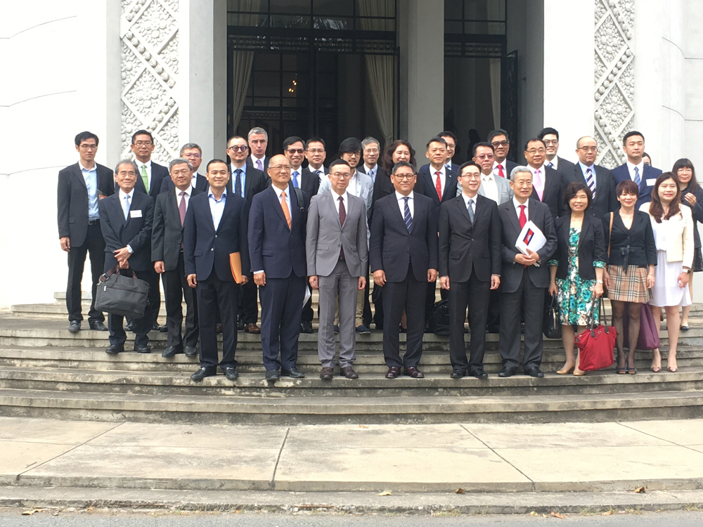 Picture shows the delegation with the Minister attached to the Prime Minister and the Secretary General of the Council for the Development of Cambodia, Mr Sok Chenda Sophea (fourth left), after meeting in Phnom Penh, Cambodia, on February 27.