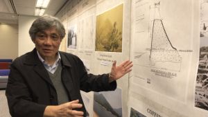 “The Centenary Tai Tam Tuk Reservoir” Exhibition was held by the University of Hong Kong in February this year.  Shown in the picture is Dr POON Sun-wah, Professor of the Department of Real Estate and Construction of the Faculty of Architecture at the University of Hong Kong, introducing the construction history of the Tai Tam Tuk Reservoir.