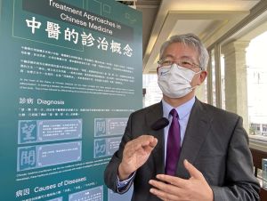 Professor BIAN Zhaoxiang, Associate Vice-President (Chinese Medicine Development) of HKBU, says that the university hopes to continue to provide Chinese medicine healthcare services at Lui Seng Chun, in order to promote Chinese medicine and serve more people.