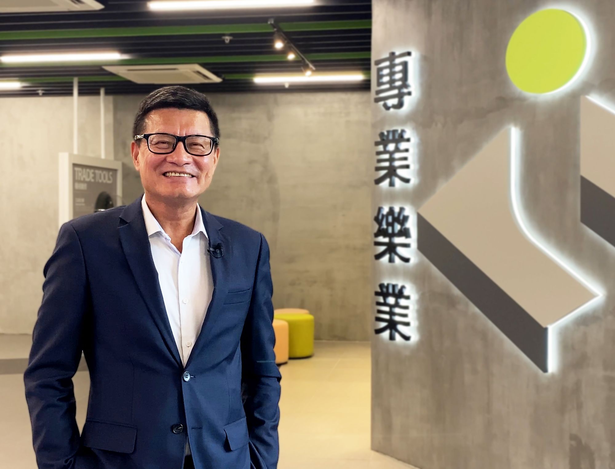Mr CHENG Ting-ning, Albert, Executive Director of Construction Industry Council (CIC), says that the Hong Kong Institute of Construction (HKIC) of CIC has actively incorporated elements of innovative technologies into their courses to nurture talents to become knowledge-based and tech-savvy practitioners.  