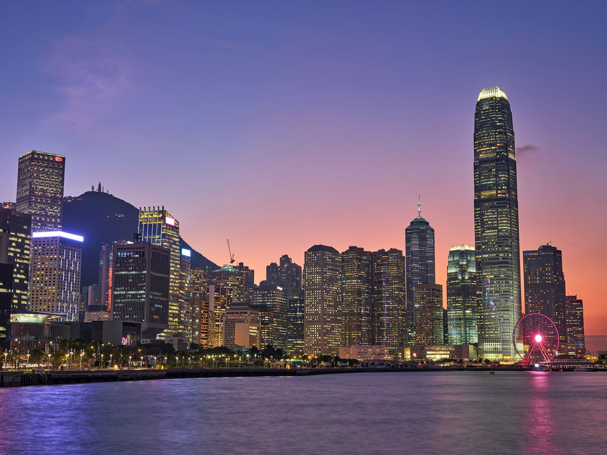 Victoria Harbour is a unique brand of Hong Kong, with its night view recognised as one of the best three night views in the world. 