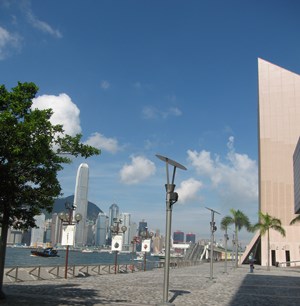 The design of the Tsim Sha Tsui promenade adopted an open and user-friendly design concept.