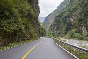 Provincial Road 303 (Yingxiu to Wolong section)–the road along river valley