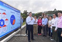 The Secretary for Development, Mr Eric Ma (fourth right), joins a duty visit to the Dongjiang River Basin by Legislative Council (LegCo) members today (April 15). Picture shows Mr Ma and the LegCo members visiting the main dam of the Shenzhen Reservoir.