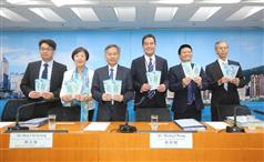 The Secretary for Development, Mr Michael Wong (third right); the Permanent Secretary for Development (Works), Mr Hon Chi-keung (third left); the Director of Water Supplies, Mr Enoch Lam (second right); member of the International Expert Panel on Drinking Water Safety, Dr Chan Hon-fai (first right); the Deputy Director (Development and Construction) of the Housing Department, Ms Ada Fung (second left); and the Principal Medical and Health Officer (Non-communicable Disease) of the Centre for Health Protection of the Department of Health, Dr Eddy Ng (first left), attend a press conference on measures to enhance drinking water safety in Hong Kong today (September 21).