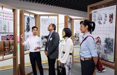 The Greening, Landscape and Tree Management Section of the Development Bureau organised an exhibition held under "Liveability by Design" Studio Initiative. Photo shows a participating student briefing the Director of Planning, Mr Raymond Lee (second left) and the Deputy Secretary for Development (Works), Ms Joey Lam (second right) on the concept of his work today (September 25). Looking on is the Head of Greening, Landscape and Tree Management Section of the Development Bureau, Ms Deborah Kuh (first right).