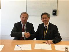 The Permanent Secretary for Development (Works), Mr Hon Chi-keung (right), and the Chief Executive of the Infrastructure and Projects Authority of the United Kingdom (UK), Mr Tony Meggs (left), signed a Memorandum of Understanding in London yesterday (March 7, London time) to strengthen exchange in expertise and experience between Hong Kong and the UK in implementing infrastructure projects.