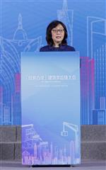 發展局局長甯漢豪今日（一月二十三日）出席在惠州舉行的「組裝合成」建築供應鏈大會。圖示甯漢豪在開幕禮致辭。