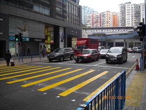 Pedestrian signals now installed at Hoi Yuen Road near Kwun Tong Plaza.