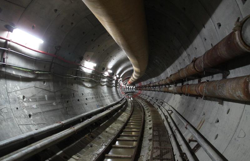 荔枝角雨水排放隧道已完成的主隧道。
