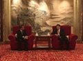 發展局局長陳茂波（左）今日（十一月二日）在寧波出席「２０１６甬港經濟合作論壇」，並在論壇前與寧波市委書記兼代市長唐一軍（右）會面。