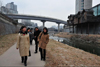 發展局局長林鄭月娥今日（三月五日）在首爾參觀清溪川，了解清溪川的復修和巿區重建計劃。