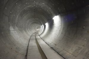 位於荔枝角市區地底的雨水排放隧道