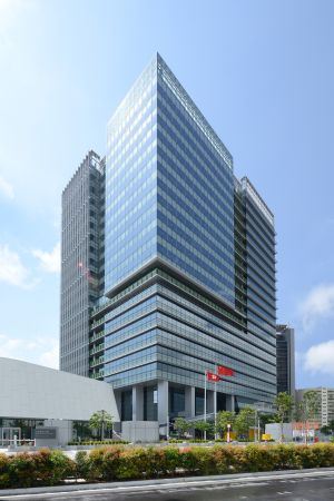 啟德工業貿易大樓以預製外牆組件代替混凝土結構，提升施工效率，在2014年獲香港綠色建築議會頒發「環保建築」大獎。