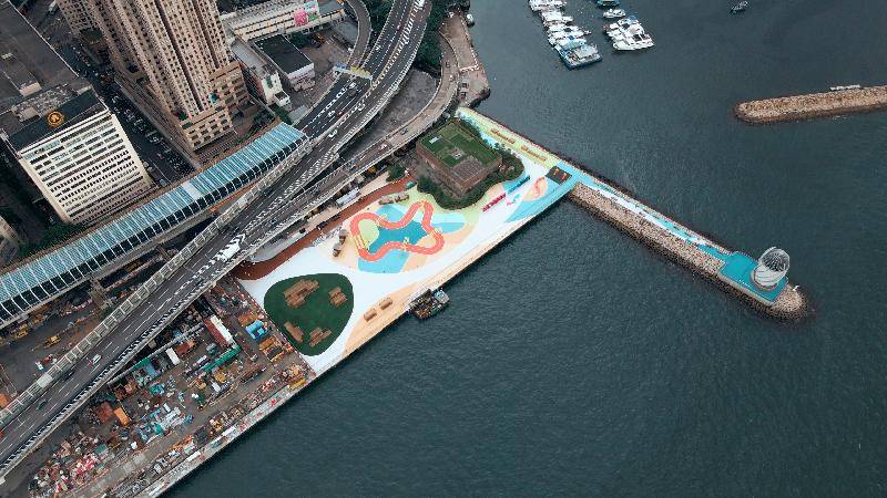 「東岸公園主題區(第一期)」將於周六(九月二十五日)正式開放,為市民於維多利亞港進一步提供一條長約360米的海濱長廊。