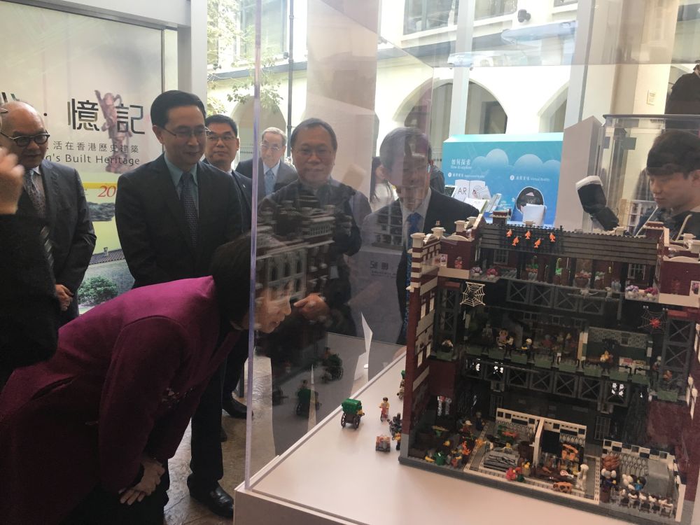 The exhibition showcases models of historic buildings made with toy bricks, vividly illustrating the buildings’ features.