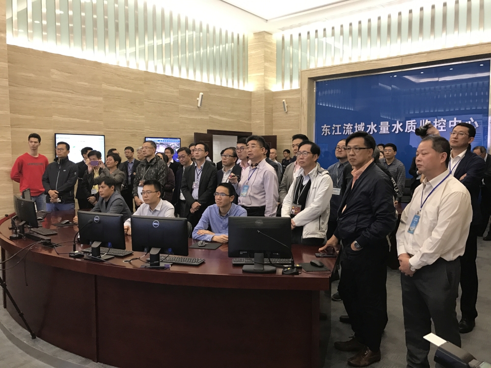 The delegation visits the DJ River Basin Water Quantity and Quality Monitoring and Control Centre to learn more about its operation.