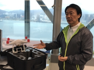 Mr CHAN Wan-leong, Chief Technical Officer (Reprographic) of the SMO, LandsD said that with the advancement in technology of aerial photography, the SMO had started using unmanned aerial vehicles to take photos since the previous year.