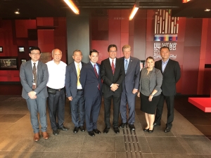 Mr Daniel J. McKee, Lieutenant Governor of State of Rhode Island in the U.S. (third right) and his delegation visited the "Hong Kong ∞ Impression" exhibition in the company of Mr Michael WONG, Secretary for Development (SDEV) (fourth right) and Mr Raymond LEE, Director of Planning (first right). 