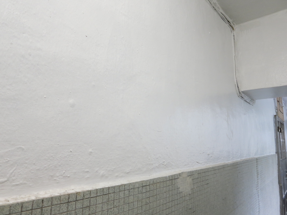 The corridors of On Hong Building in Tsuen Wan have got a new paint job under OBB.