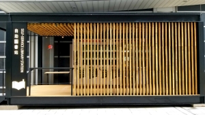 The self-service library station uses environmental-friendly construction materials.  For example, the bamboo-tube ceiling and the bamboo-strip screen can introduce natural light and enable natural ventilation, which will in turn reduce energy consumption.