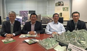 We have invited the current and three former heads of the Geotechnical Engineering Office (GEO), namely (from left) Mr PUN Wai-keung, Mr CHAN Kin-sek, Raymond, Mr CHAN Yun-cheung and Mr WONG Hok-ning, to come together and talk about their work in landslip prevention and slope safety over the years.