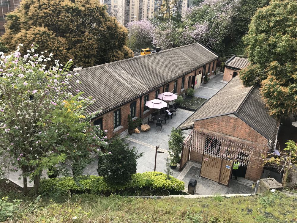 The Jao Tsung-I Academy is located on a hillside in Lai Chi Kok. The compound is one of the revitalisation projects under the first batch of the “Revitalising Historic Buildings Through Partnership Scheme” launched by the Development Bureau.