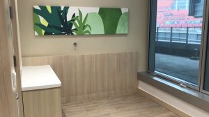 Space is provided on the side of each in-patient bed to accommodate a foldable bed for parental company, and there are also 20 rooms in the first ever parents’ quarters for patients’ families to stay overnight.