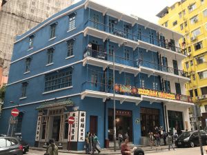 The Development Bureau, in collaboration with the St James’ Settlement, has revitalised the building cluster into “Viva Blue House” under Batch II of the Revitalising Historic Buildings Through Partnership Scheme.  Pictured is the Blue House of the cluster.