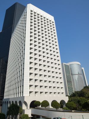 Located in Central’s core business area, the 50-year-old former government office block Murray Building has been revitalised into a hotel.