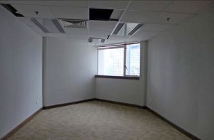 Murray Building was the headquarters of a number of policy bureaux and departments. Pictured is a government office before refurbishment.