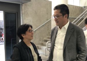 The Hong Kong News-Expo (HKNE)’s Vice-chairperson, Ms CHAN Suk-mei, May (left), tells Mr WONG Wai-lun, Michael, that part of the original facilities of the Bridges Street Market will be preserved after revitalisation.