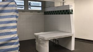 The HKNE also retains some original facilities including the open stalls shown in the picture.