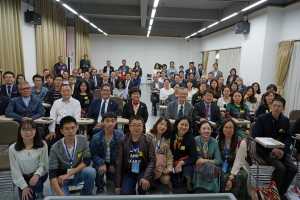 A sharing session of “5.12 Reconstruction - Past, Present and Future” organised by the DEVB is concluded successfully with all the participants taking a group photo afterwards.