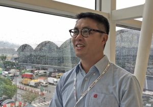 Mr CHUI Chi-kit, Assistant Electrical Inspector of the Airfield Facilities Section of the Airport and Vehicle Engineering Division under the Electrical and Mechanical Services Department (EMSD), is responsible for the maintenance and repair of landing and runway lights at the airport.  He performs shift duty around the clock to ensure the proper functioning of the lighting systems, which are extremely important to aircrafts during takeoff and landing.