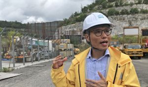 According to the Senior Explosives Officer of the Mines Division, Mr LEUNG Pak-ming, by suitable selection of time delays for detonators the vibration or noise impacts due to blasting can be brought down to a minimum.