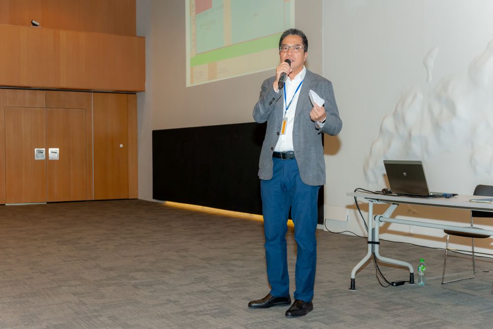 The Secretary for Development (SDEV), Mr WONG Wai-lun, Michael, visited the 100-odd primary student participants of the City Gallery Summer Planning School 2018 - “Be a Town Planner” on a day of their programme earlier on. He gives the “little planners” a quiz to test their understanding of Hong Kong and find out what they think about community planning.