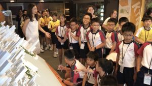 Ms Law, a teacher of Chan Sui Ki (La Salle) Primary School, says that the programme which comprises lectures, field trips and workshops help boosts students’ interest in learning and their understanding in town planning.