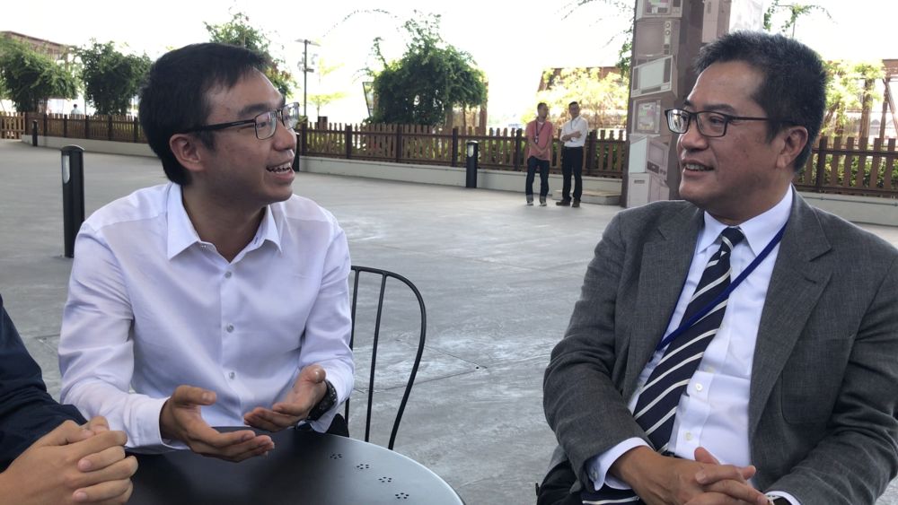 Mr CHAU Yiu-lun, Alan (left), a GEG, shares how they learned to prevent the occurrence of slope failures and debris flows on natural hillsides during training.  The SDEV, Mr Michael WONG, opines that the Government’s efforts in slope stabilisation have been well recognised in recent years, thanks to the hard work of colleagues throughout the years.