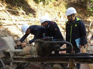 The trainees have the opportunity to inspect slope stabilisation works on-site during training.
