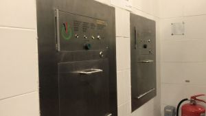 The automatic refuse collection system installed in TI Tower facilitates the separation and collection of general waste and recyclable paper waste.  The wastes are transported via the vertical refuse chute inside the refuse collection room on each floor to the refuse collection station in the basement for integrated collection and removal, so that they can be collected more efficiently.