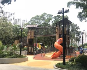 The playground is divided into the northern and southern sections.  The design theme for the southern section is “Reptile Fun”, with facilities such as climbing tower, slides, ramps and sensory walls.  Wheelchair-bound children can play on a roller embankment slide, while stainless steel slides are suitable for hearing impaired children.