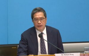 The Secretary for Development (SDEV), Mr WONG Wai-lun, Michael, says in the press conference that the Policy Address proposes “Construction 2.0”,  advocating “Innovation”, “Professionalisation” and “Revitalisation” to lead the industry to make changes.