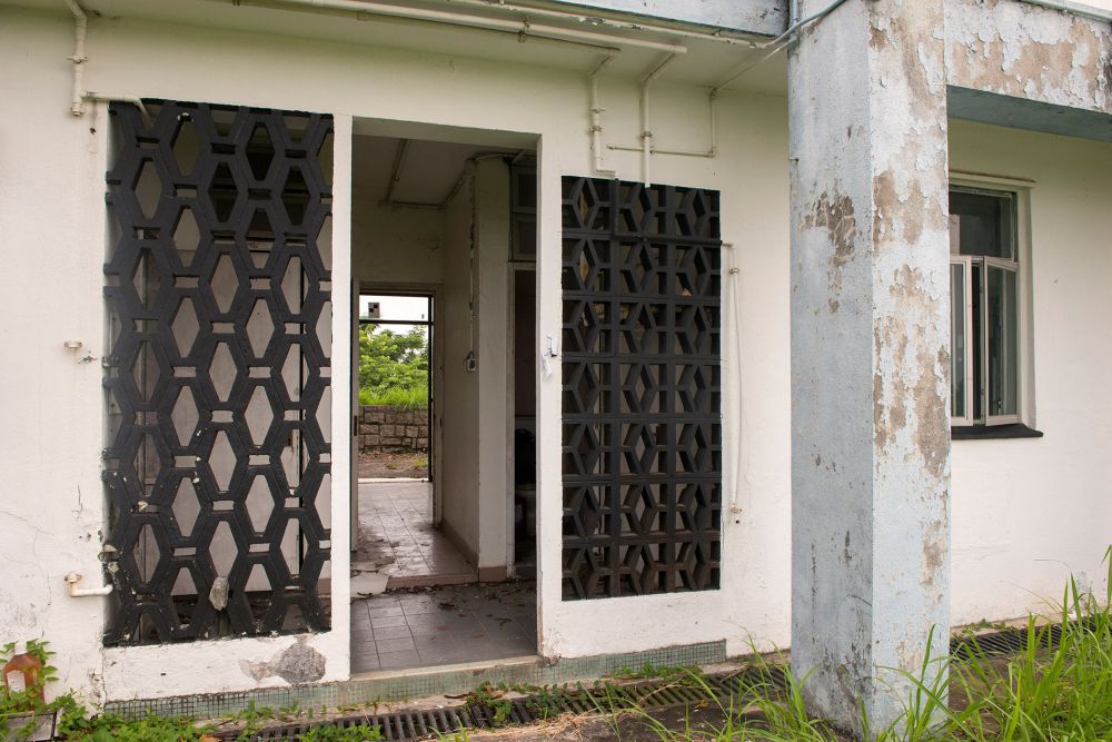 The revitalisation project will preserve the important structures and architectural features of the former police station, including two round guarding towers on the roof, a loading and unloading area for guns, a cell room, and grille block screen walls.