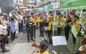 The carnival provides an array of activities including exhibitions, workshops, game booths, various types of music and dance performances and children’s Cantonese operas, etc.