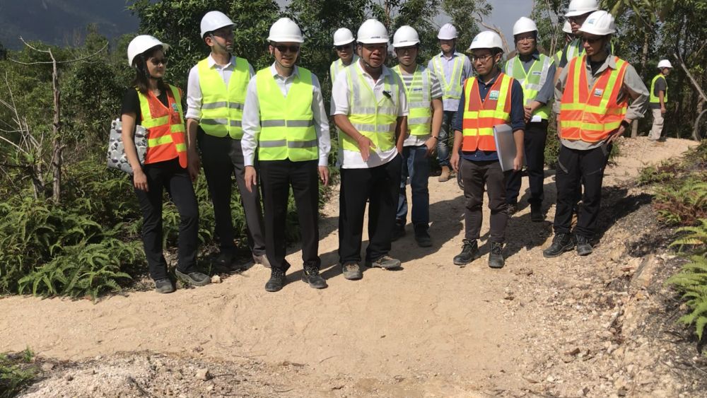 To extend the life cycle of the trails and reduce their need for maintenance, crossfall has been used as far as possible to drain away the surface runoff and prevent soil erosion.