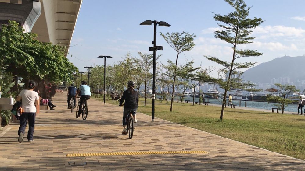 A short-term pilot project is currently underway at the Kwun Tong Promenade, under which a footpath of approximately 1kilometre (km) in length is turned into the GreenWay for shared use by pedestrians and cyclists.
