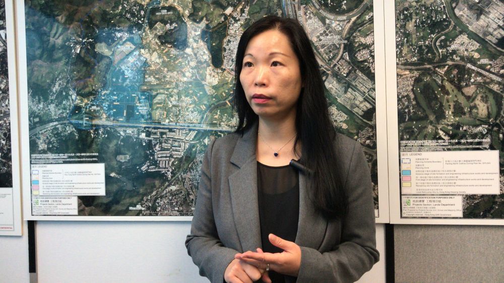 According to Ms Lily CHIU, Chief Estate Surveyor (Acquisition Section) of Lands Department (LandsD), as at mid-January, LandsD colleagues has got in touch with 80 per cent of the residents affected by the first phase development, and more than 60 per cent of them has submitted supporting documents in verification of their eligibility. It is expected that all the required documents and information will be submitted to HKHA and HKHS by the end of this month to facilitate early rehousing of the residents.