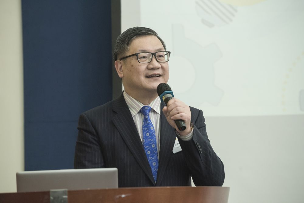 As a member of the judging panel, Mr PANG Yiu-hung, the Deputy Director of the EMSD, expresses pleasure in seeing that each and every one of the submissions are very creative and heart-warming, which he believes will have good potential for market adoption in future.